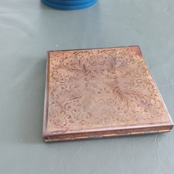 Fifth Rex Avenue Vintage Filigree Compact w/ Mirror Square Gold Tone w/ Orignal - Picture 10 of 10